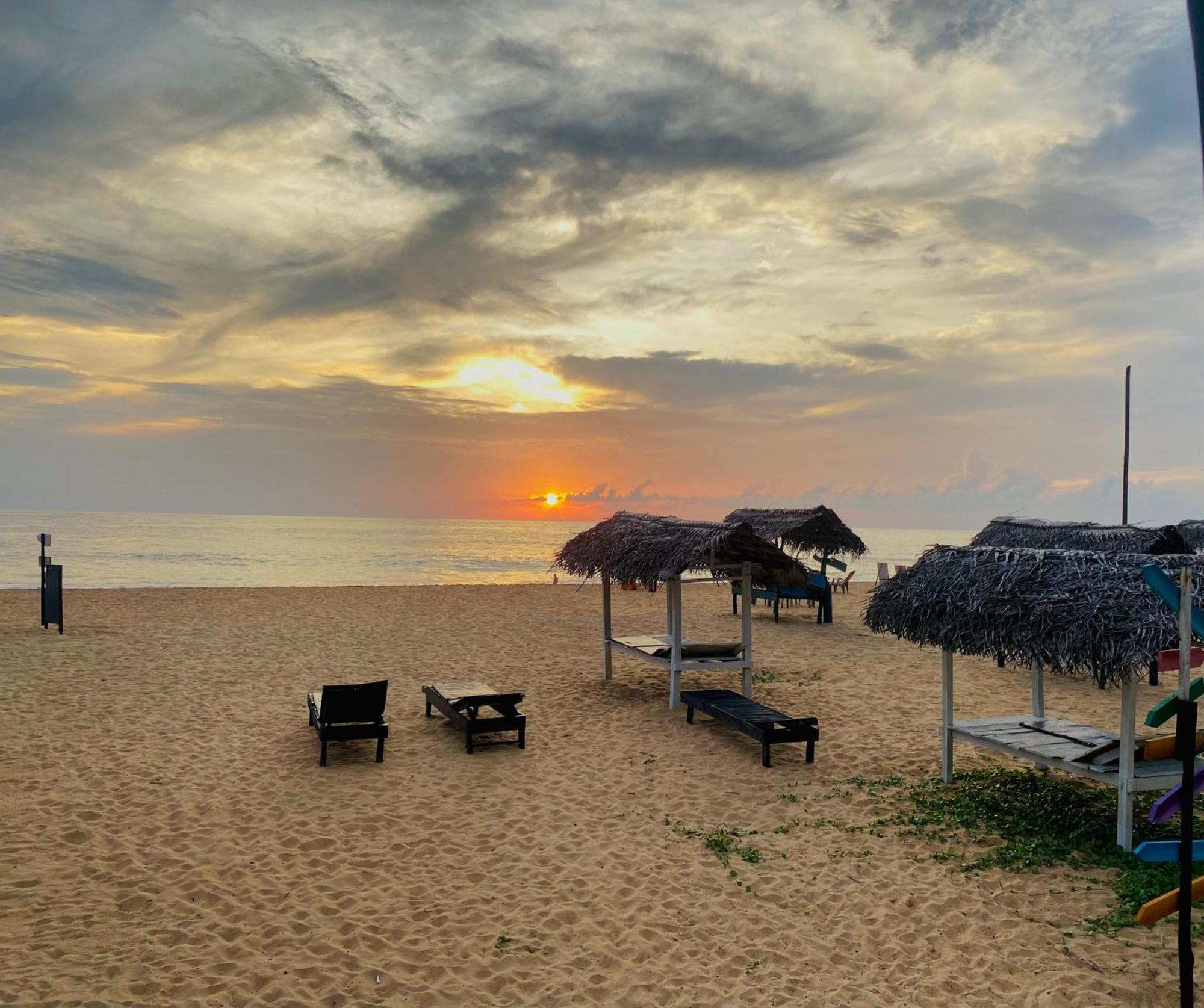 Sea Shine Guest House Hikkaduwa Esterno foto
