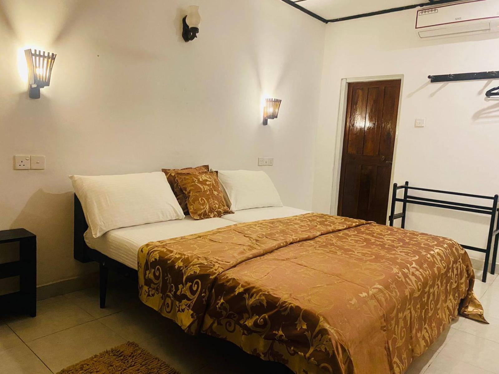 Sea Shine Guest House Hikkaduwa Esterno foto