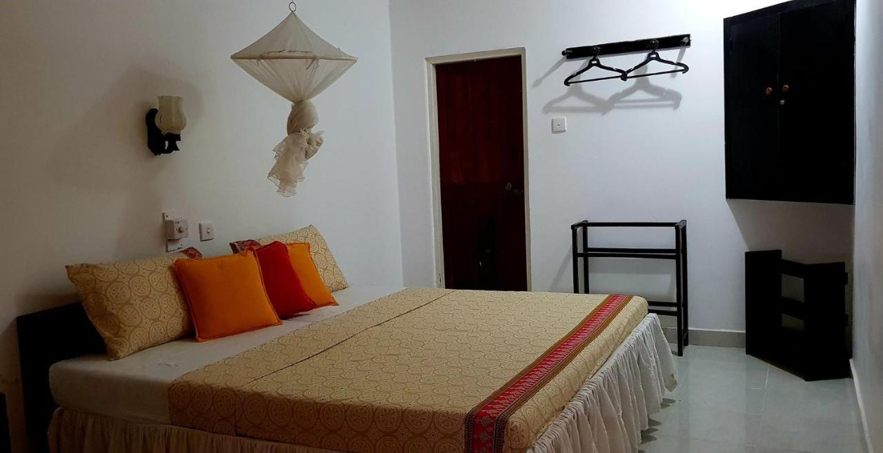 Sea Shine Guest House Hikkaduwa Esterno foto